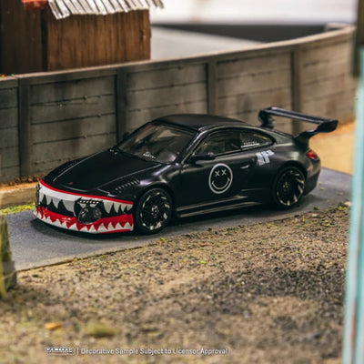 Tarmac 1:64 Old & New 997 Matte Black
