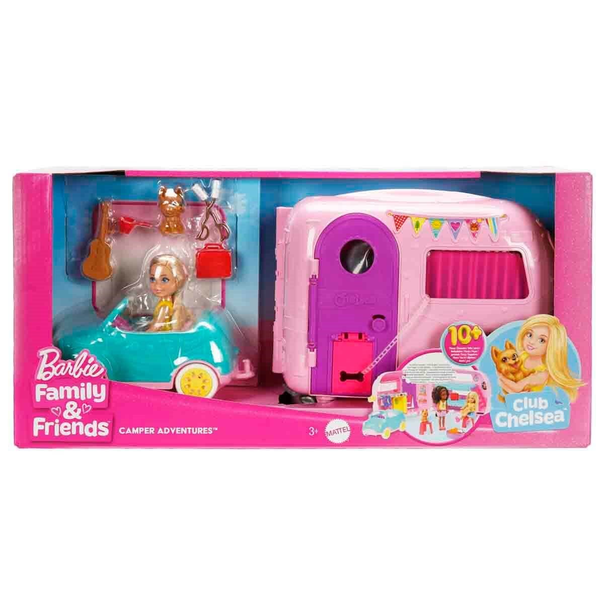 Barbie Chelsea’nin Karavanı 2'si 1 Arada Ayrılabilir Arabalı, 10+ Aksesuarlı ve Köpek Figürlü Kamp Oyun Seti - Roket Oyuncak