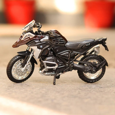 Maisto Special Edition BMW R 1200 GS 2017 1:18 Ölçekli, Die - Cast Metal Gövdeli, Detaylı İşçilik ve Sergileme Standlı Koleksiyonluk Model - Roket Oyuncak