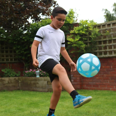 Rising Sports Smartball Akıllı Futbol Topu 100’e Kadar Sayan Dijital Sayaç, Sesli ve Işıklı Geri Bildirimli Profesyonel Sektirme Topu - Roket Oyuncak