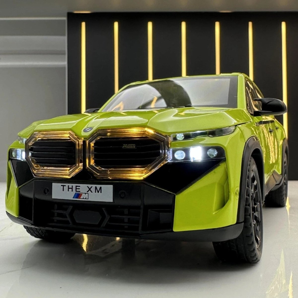 1:24 BMW XM Metal Model Araba Sesli Işıklı ve Hareketli Siyah - Roket Oyuncak