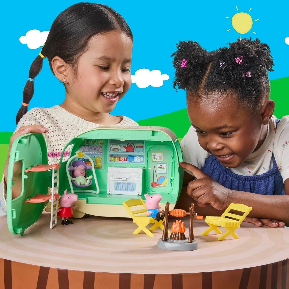 Peppa Pig Three Little Piggies Karavan Oyun Seti