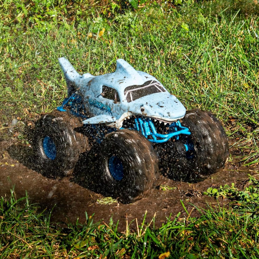 Monster Jam Megalodon Storm Uzaktan Kumandalı Araba, su ve çamurda hareket eden uzaktan kumandalı canavar araba.