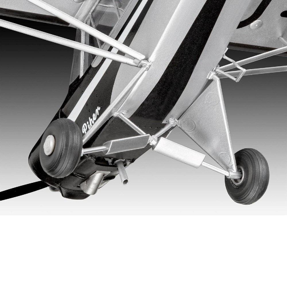 Revell 1:32 Sports Plane VSU03835