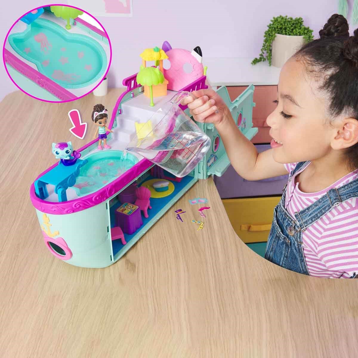 Gabby’s Dollhouse Işıklı Gabby Arkadaşlık Gemisi Oyun Seti