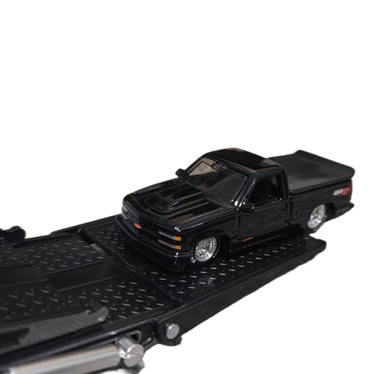 Maisto Design Seri Taşıyıcı Tırlar Chevrolet 454 SS Pickup