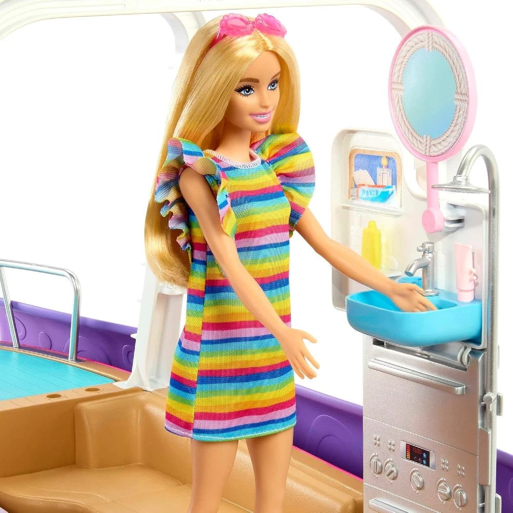 Barbie'nin Rüya Teknesi Havuzlu HJV37