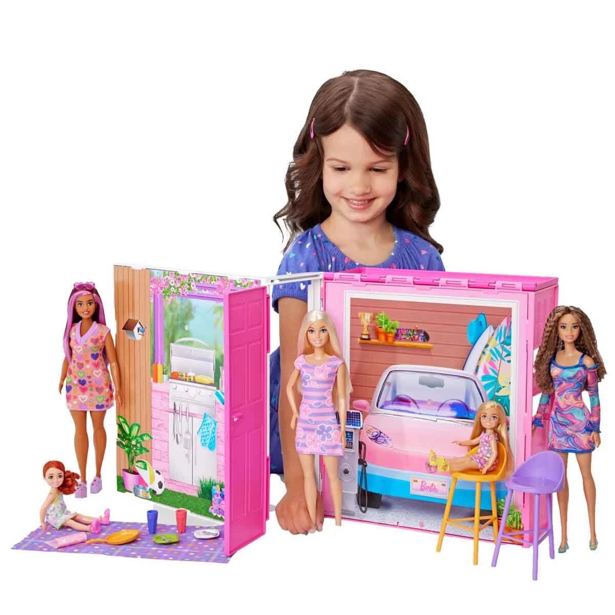 Barbie Portatif Tatil Evi Bebek ve Oyun Seti HRJ77