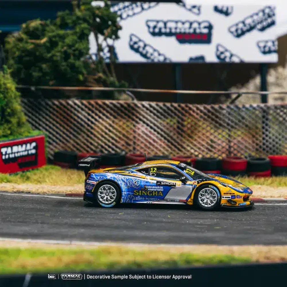 Tarmac 1:64 Ferrari 458 Italia GT3 GT Asia 2016 C. Van Dam - P. Bhirombhakdi