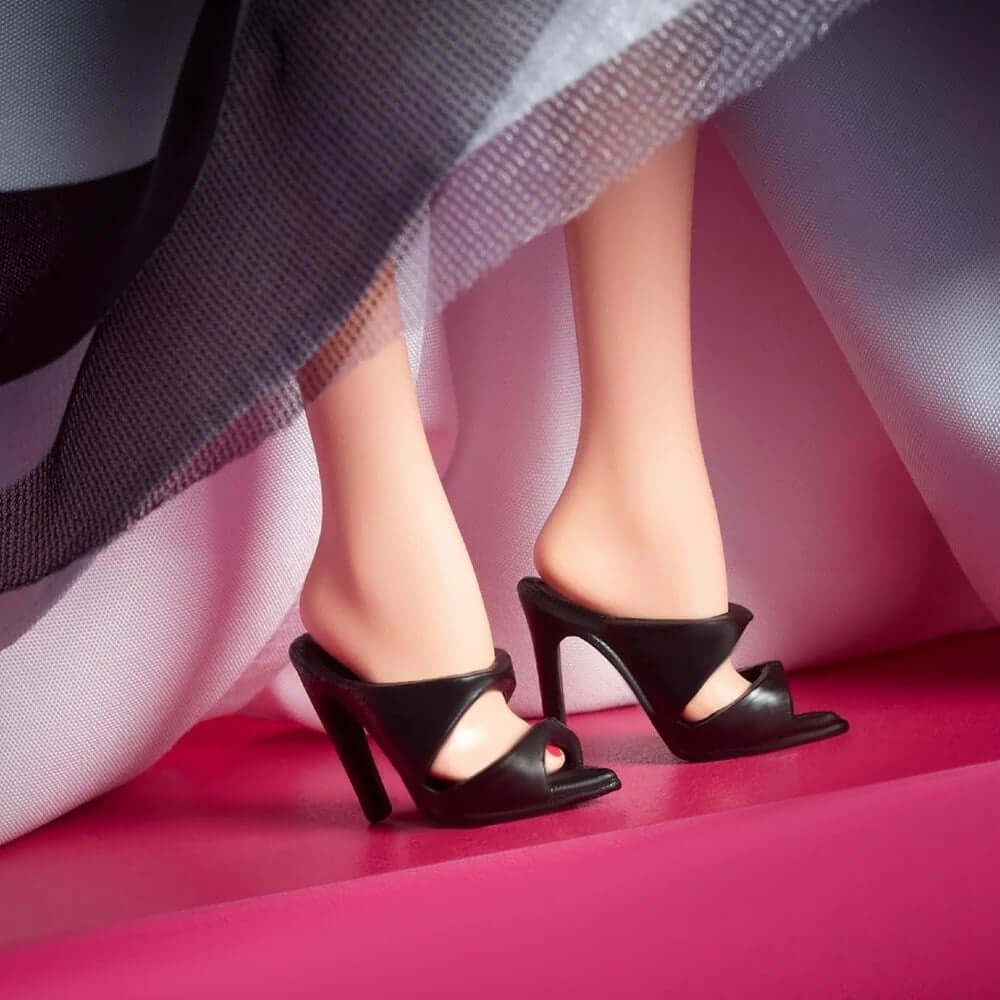 Barbıe 65.yıl Özel Koleksiyon Bebeği Sarışın