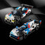 LEGO Speed Champions BMW M4 GT3 & BMW M Hybrid V8 76922 Şık bir arka plan önünde iki BMW yarış arabasının yer aldığı set.