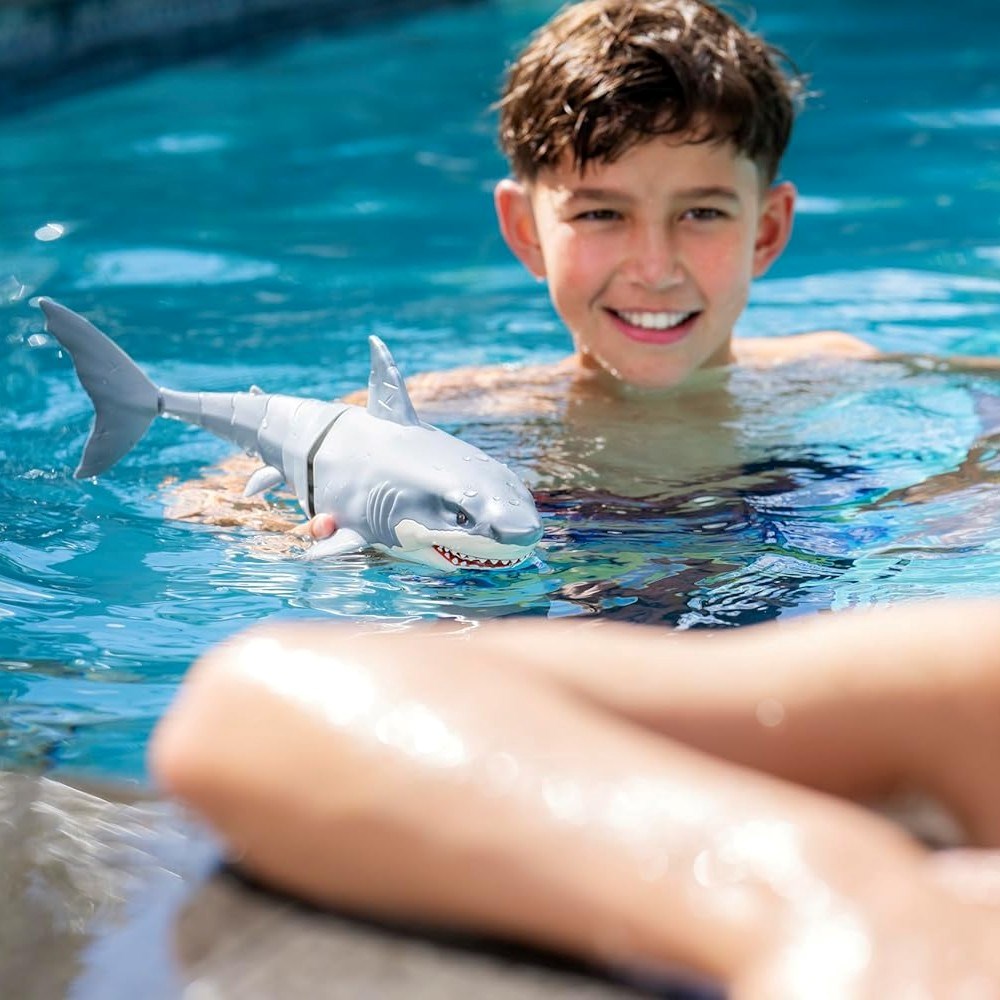 Robo Alive Yüzen Işıklı Robot Köpek Balığı 37 Cm RBV01000