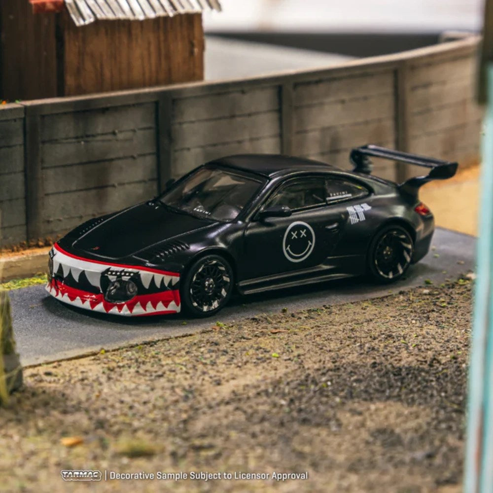 Tarmac 1:64 Old & New 997 Matte Black