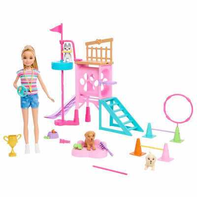 Barbie Stacie nin Köpekçik Oyun Parkı HRM10