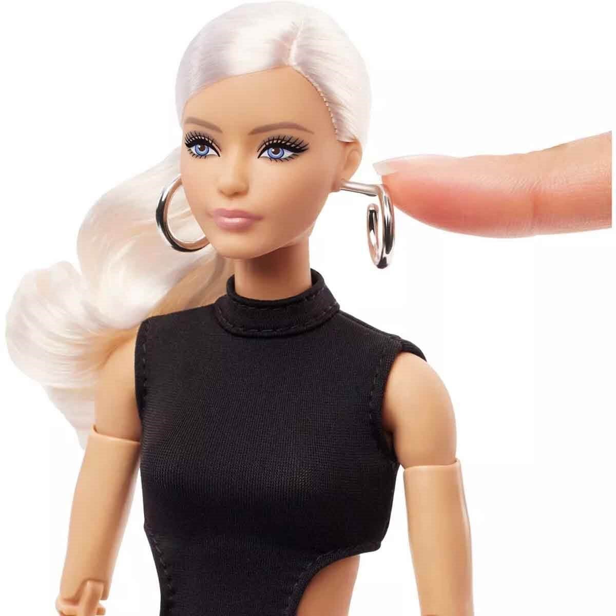 Barbie Basics İkonik Koleksiyon Bebeği Model 02 Küçük Siyah Elbise Temalı, Değiştirilebilir Kafalı ve Hareketli Eklemli Koleksiyon Bebeği - Roket Oyuncak