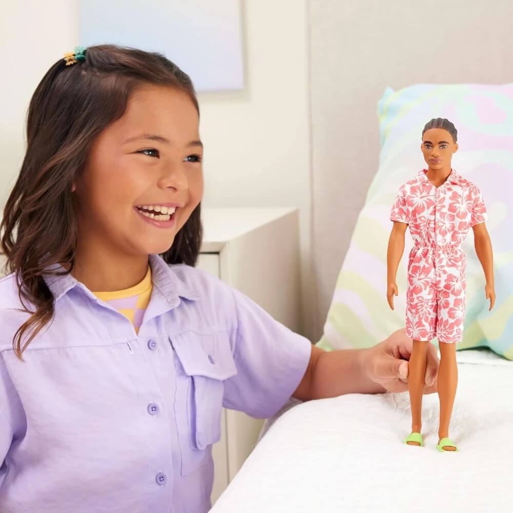 Barbie Fashionistas Yakışıklı Ken Bebekler HYT99 - Roket Oyuncak