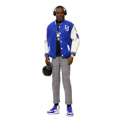 Barbie Signature LeBron James Kenbassadors Koleksiyon Bebek 23 Numara Ceketli, Aksesuarlı ve 33 cm Boyutunda Premium Figür - Roket Oyuncak