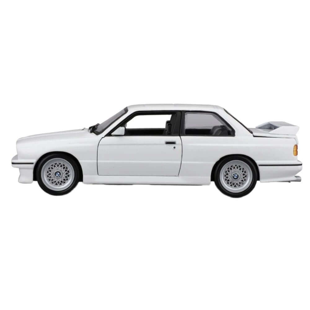 Bburago Model Araç Bmw M3 E30 1988 Beyaz - Roket Oyuncak