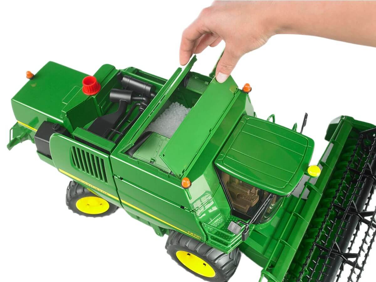 Bruder John Deere Biçerdöver BR02132 - Roket Oyuncak