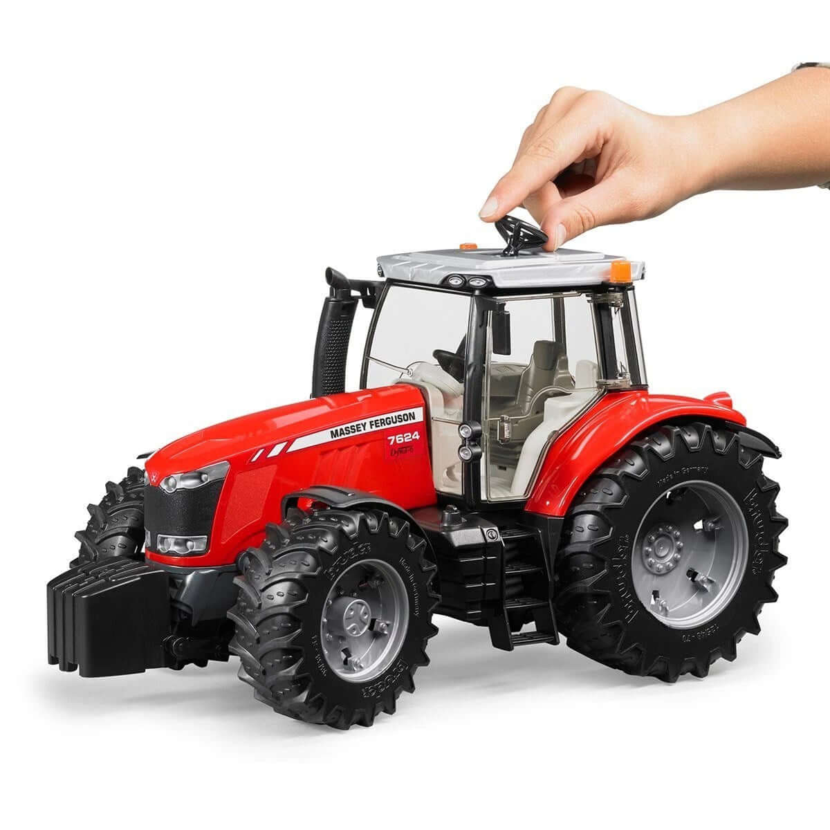 Bruder Massey Ferguson 7624 Traktör BR03046 - Roket Oyuncak
