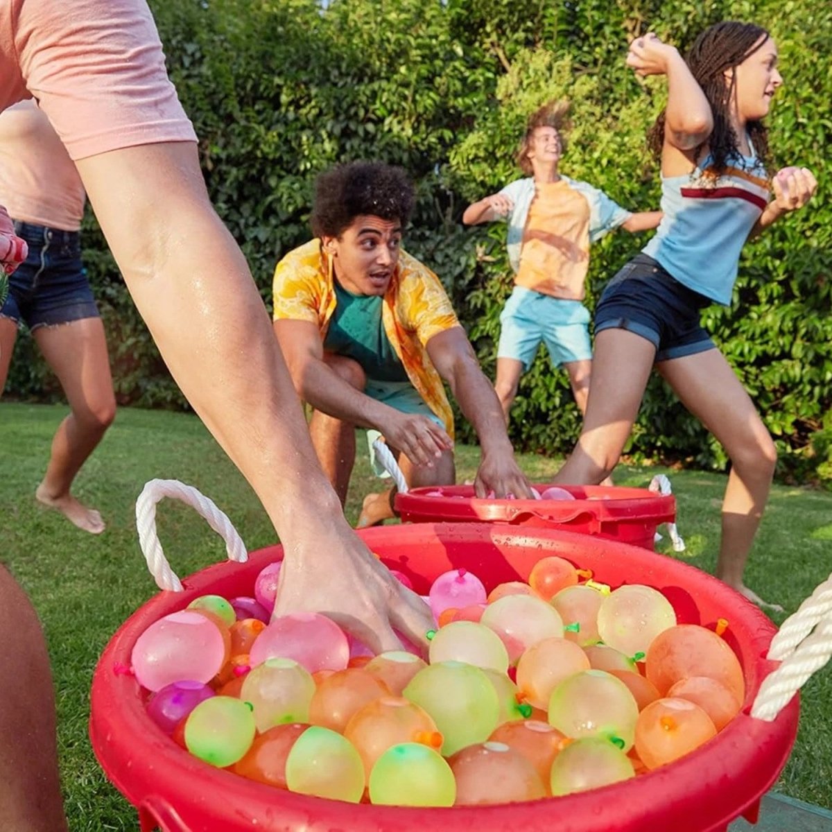 Bunch O Balloons Tropical Party 60 Saniyede 100 Adet Hazırlanan, Kendi Kendine Kapanan Hızlı Dolum Su Balonu (3'lü Bağ) - Roket Oyuncak