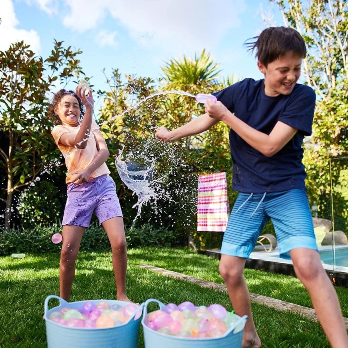 Bunch O Balloons Tropical Party 60 Saniyede 100 Adet Hazırlanan, Kendi Kendine Kapanan Hızlı Dolum Su Balonu (3'lü Bağ) - Roket Oyuncak