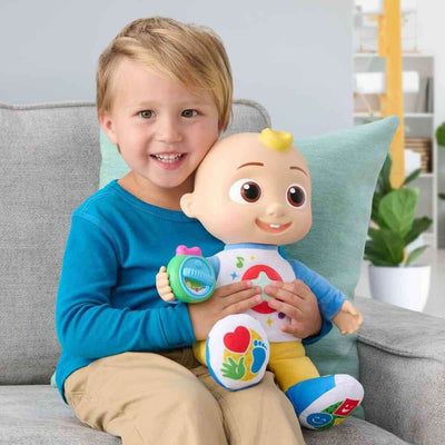 Cocomelon Sesli ve Işıklı JJ Peluş 32 Cm - Roket Oyuncak