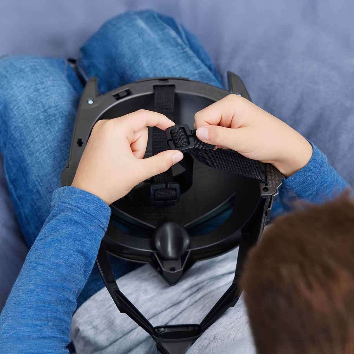 DC Comics Sesli ve Işıklı Zırhlı Batman Maskesi 6067474 - Roket Oyuncak