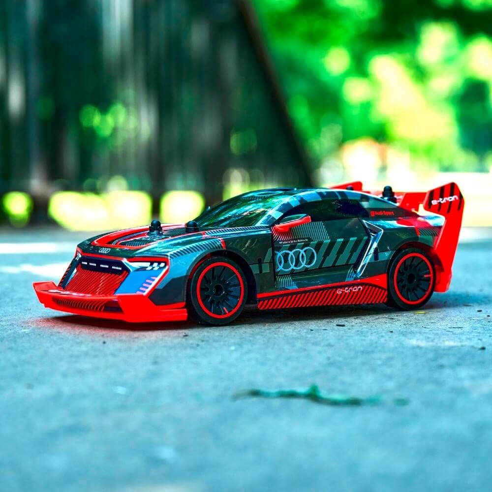 Dickie Audi S1 E - Tron Quattro Drift Uzaktan Kumandalı Araba - Roket Oyuncak