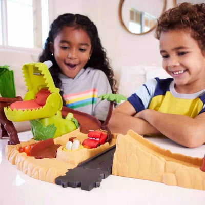 Disney Pixar Cars Dinozor Oyun Parkı - Roket Oyuncak