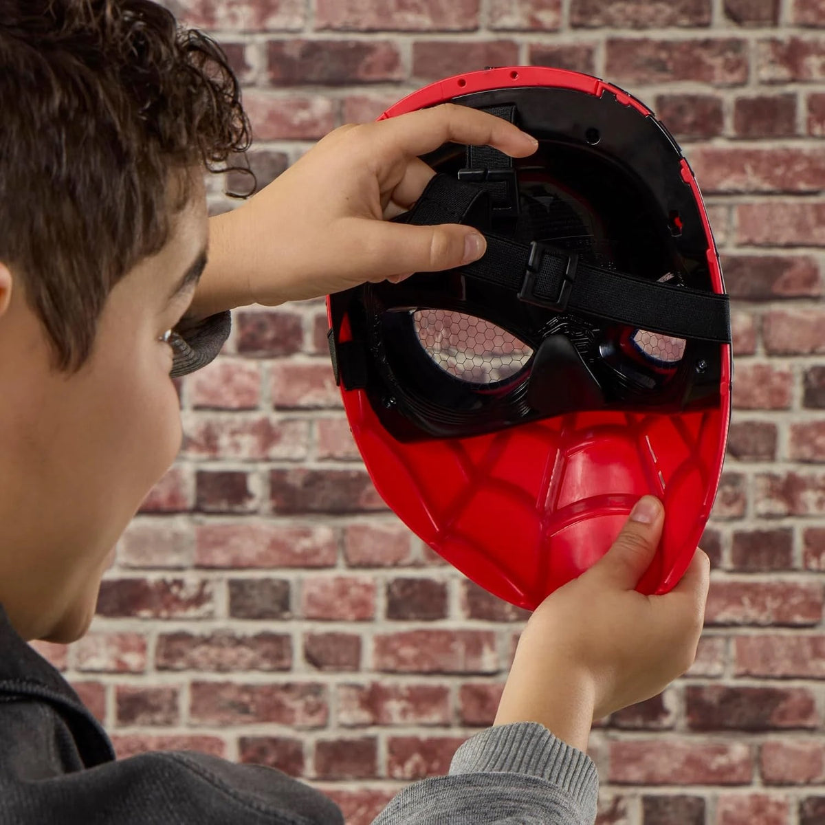 Marvel Spider-Man Wisecrackin’ Glow Işıklı ve Sesli Elektronik Maske