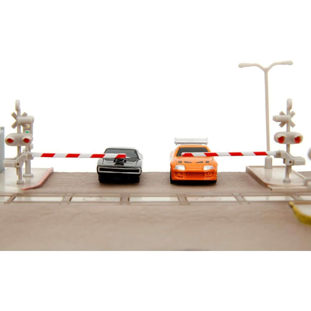 Fast & Furious Nano Tren Sahnesi Diorama Final Race - Roket Oyuncak