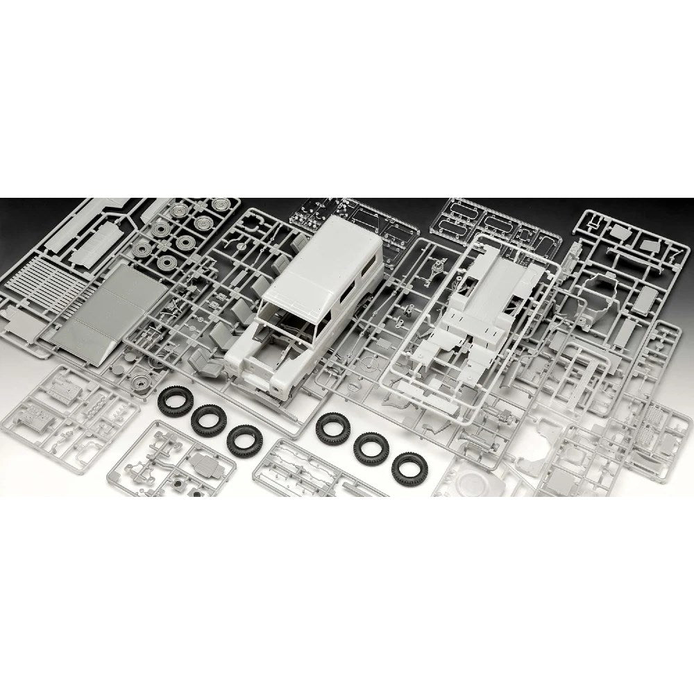 Revell 1:24 Land Rover Series III LWB VBA67056