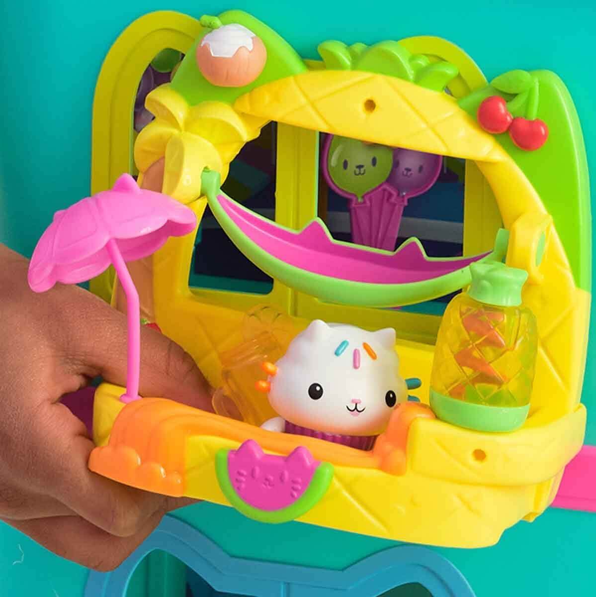 Gabby's Dollhouse Balkon Oyun Seti Cakey'S Fruit Smoothie