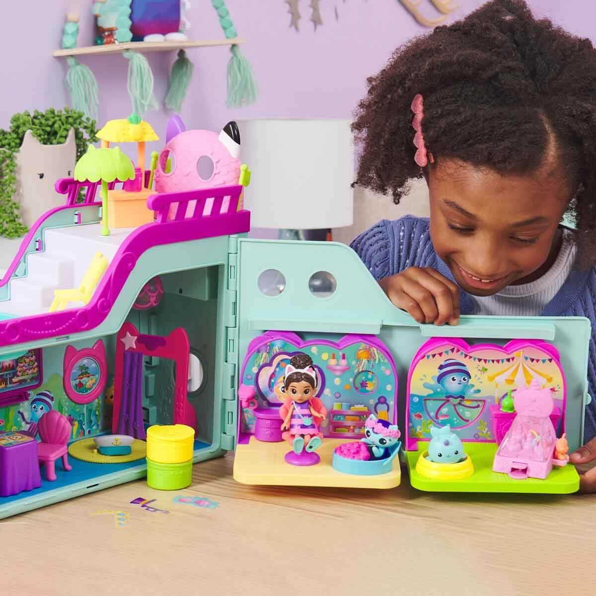 Gabby’s Dollhouse Işıklı Gabby Arkadaşlık Gemisi Oyun Seti - Roket Oyuncak