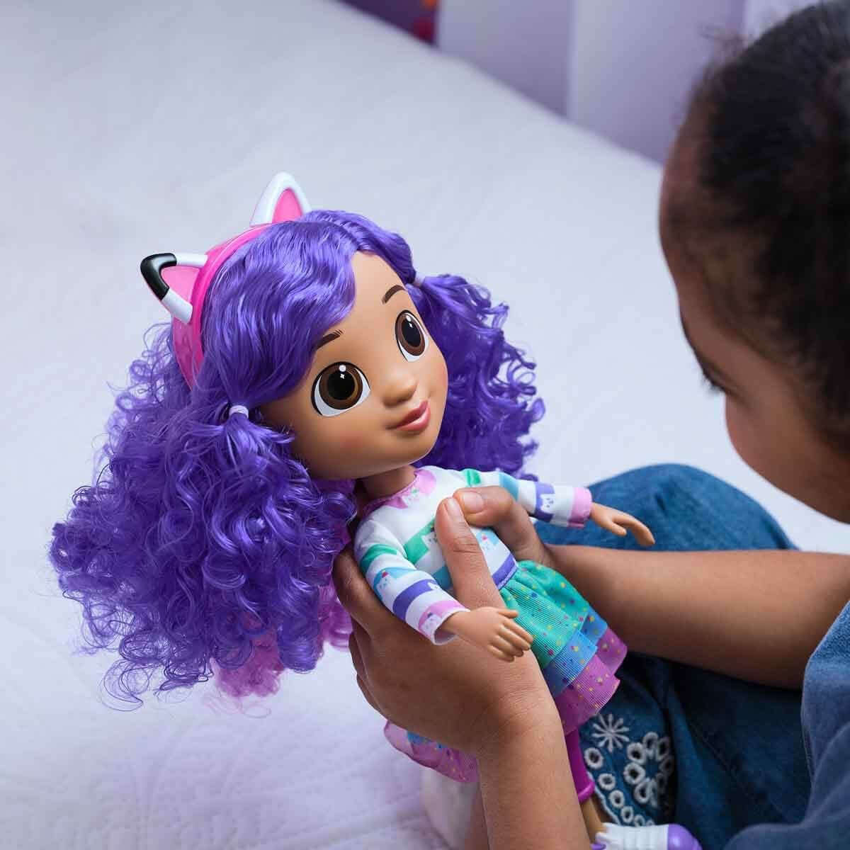 Gabby’s Dollhouse Sesli Şarkı Söyleyebilen Gabby 6070859 - Roket Oyuncak