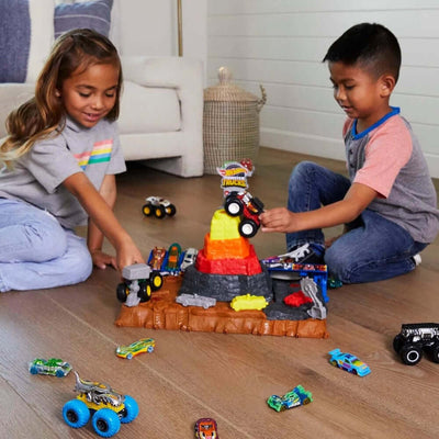 Hot Wheels Monster Trucks Muhteşem Çarpışma Arenası HNB96 - Roket Oyuncak