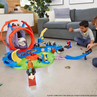 Hot Wheels Monster Trucks Volkanik Alanda Macera Oyun Seti - Roket Oyuncak