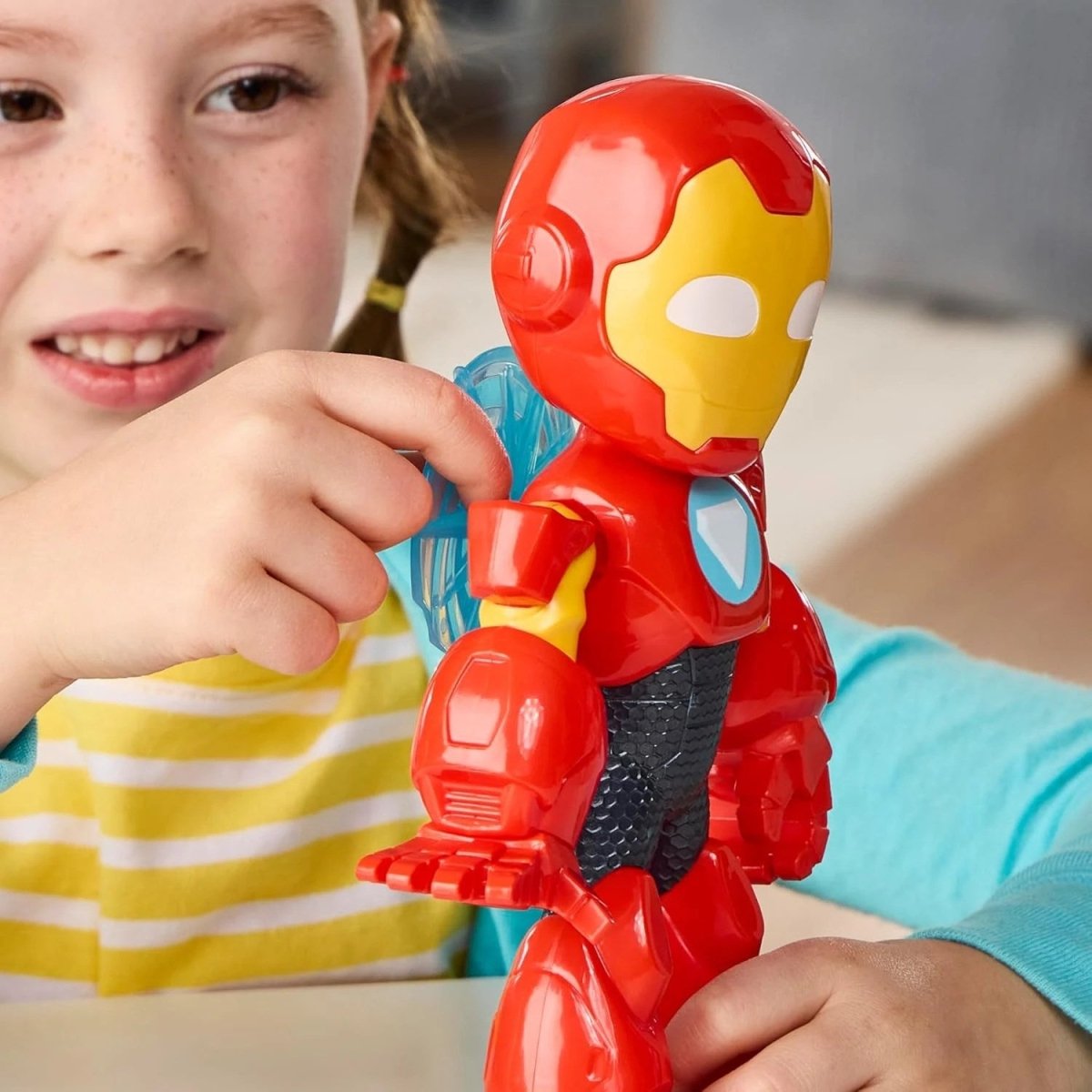 Iron Man and His Awesome Friends Büyük Figür Iron Man G2831 - Roket Oyuncak