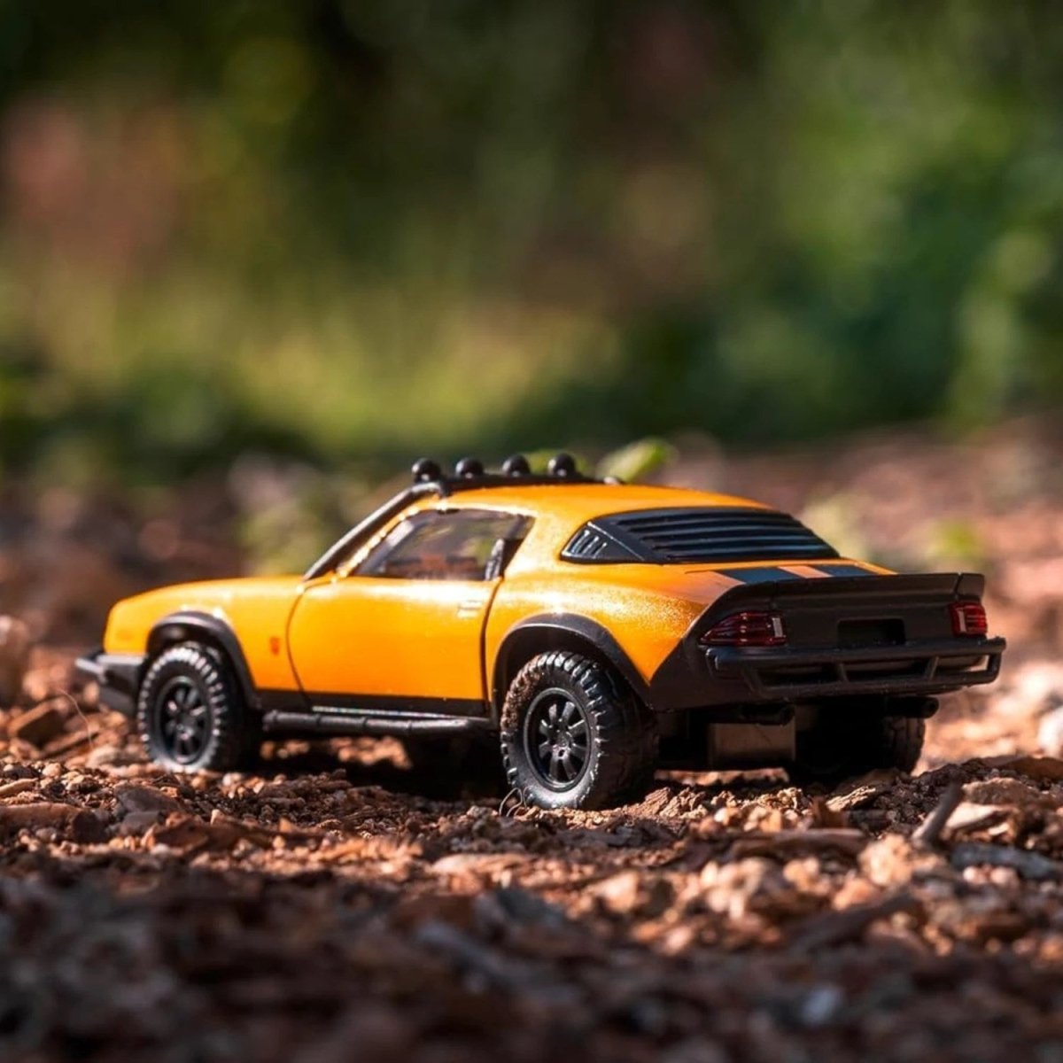 Jada 1:32 Transformers 1977 Chevrolet Camaro Bumblebee - Roket Oyuncak