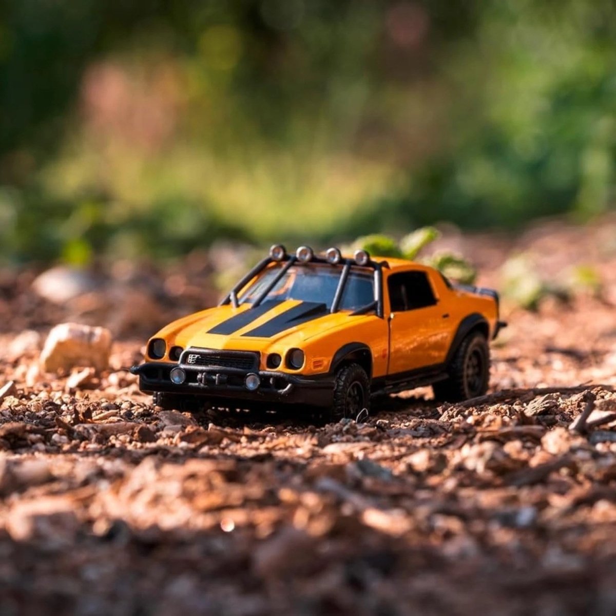 Jada 1:32 Transformers 1977 Chevrolet Camaro Bumblebee - Roket Oyuncak