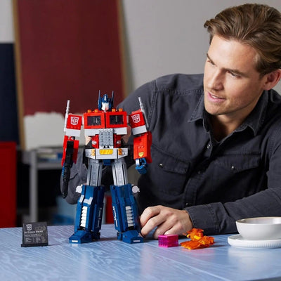 LEGO Icons Optimus Prime 10302 Yetişkinler için bir Transformers Efsanesi’nin Koleksiyonluk Model Yapım Seti (1508 Parça) - Roket Oyuncak