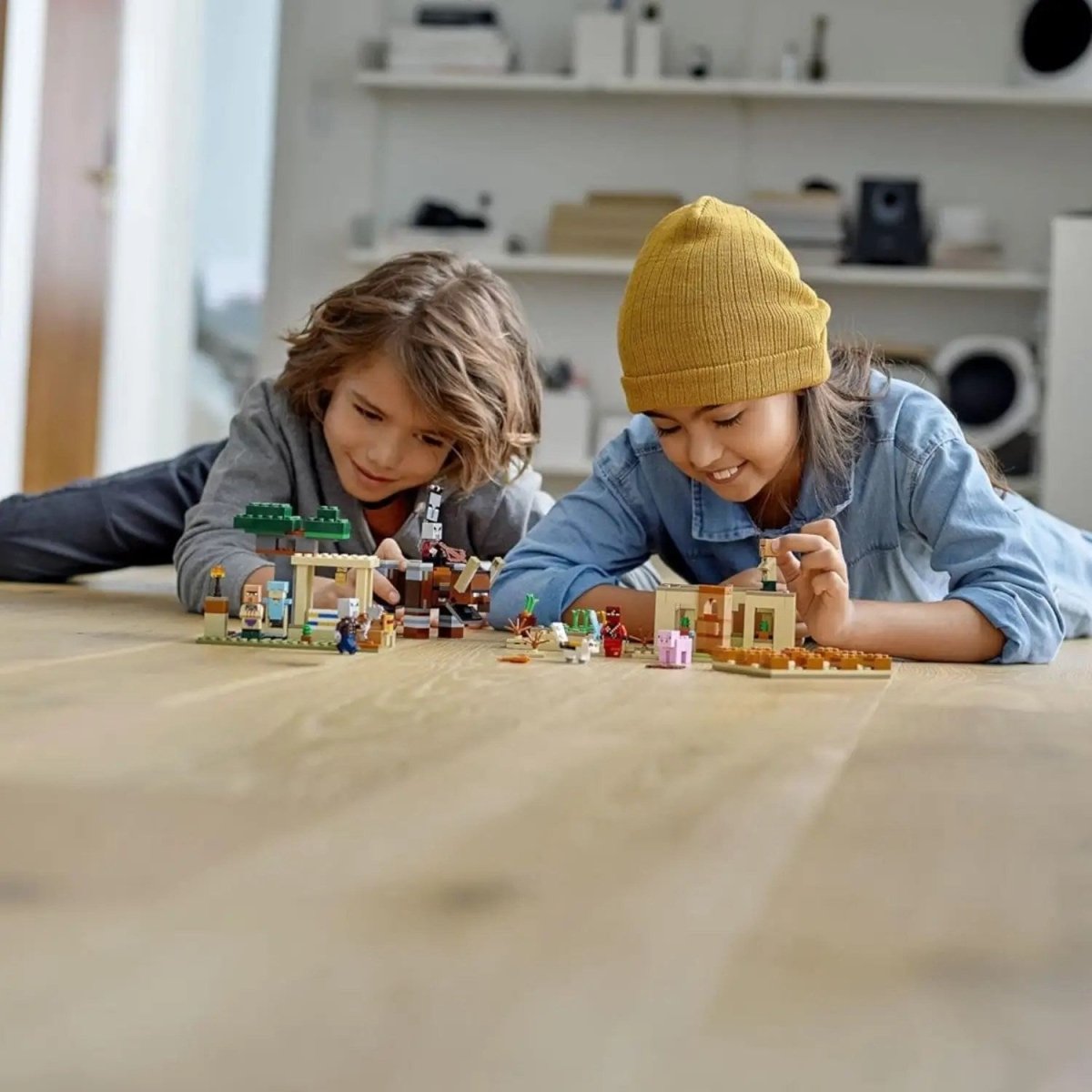 LEGO Minecraft Illager Saldırısı 21160 - Minecraft Oynamayı Seven Yaratıcı Çocuklar için Oyuncak Yapım Seti (562 Parça) - Roket Oyuncak
