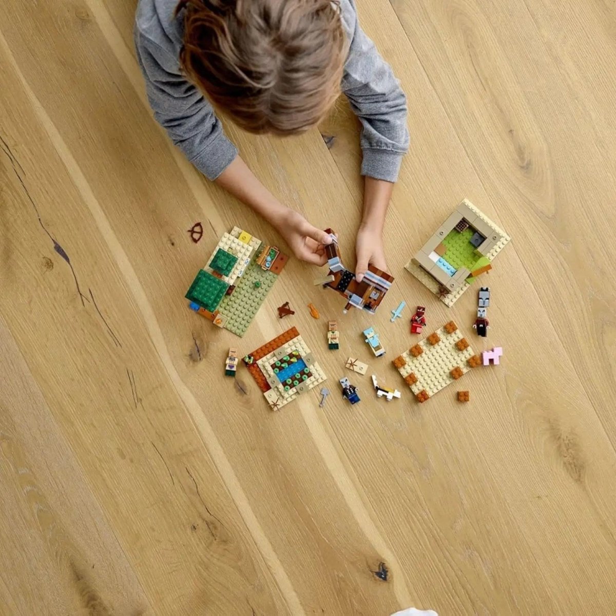 LEGO Minecraft Illager Saldırısı 21160 - Minecraft Oynamayı Seven Yaratıcı Çocuklar için Oyuncak Yapım Seti (562 Parça) - Roket Oyuncak