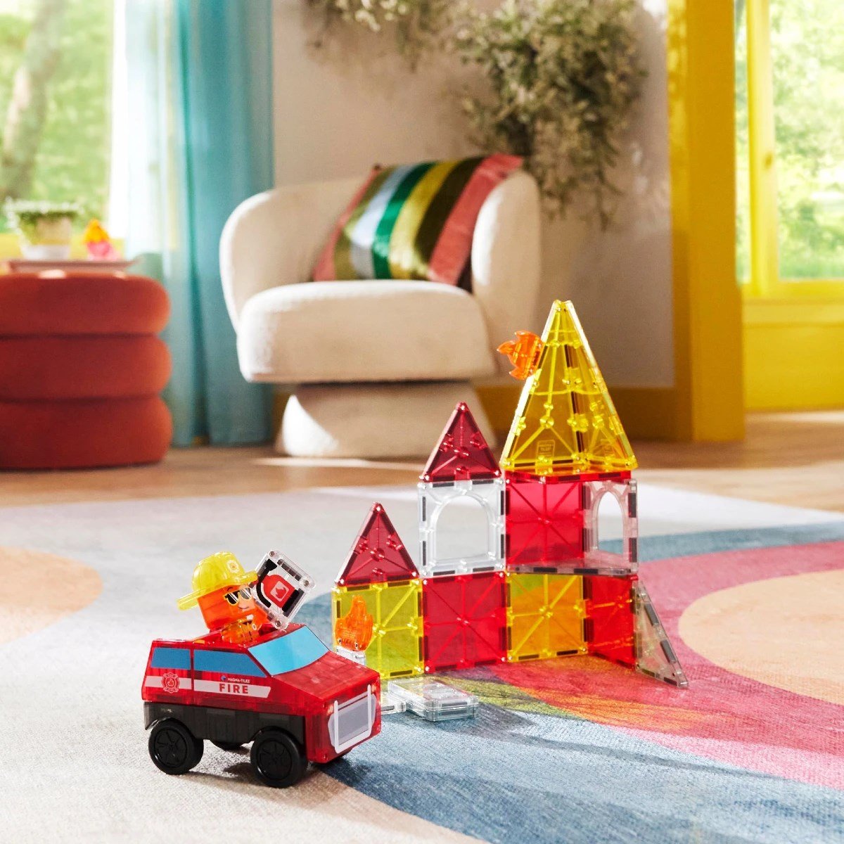MAGNA-TILES Fire Rescue İtfaiye Manyetik Bloklar 27 Parçalı Çek-Bırak Araçlı ve Aksiyon Figürlü Macera Seti - Roket Oyuncak