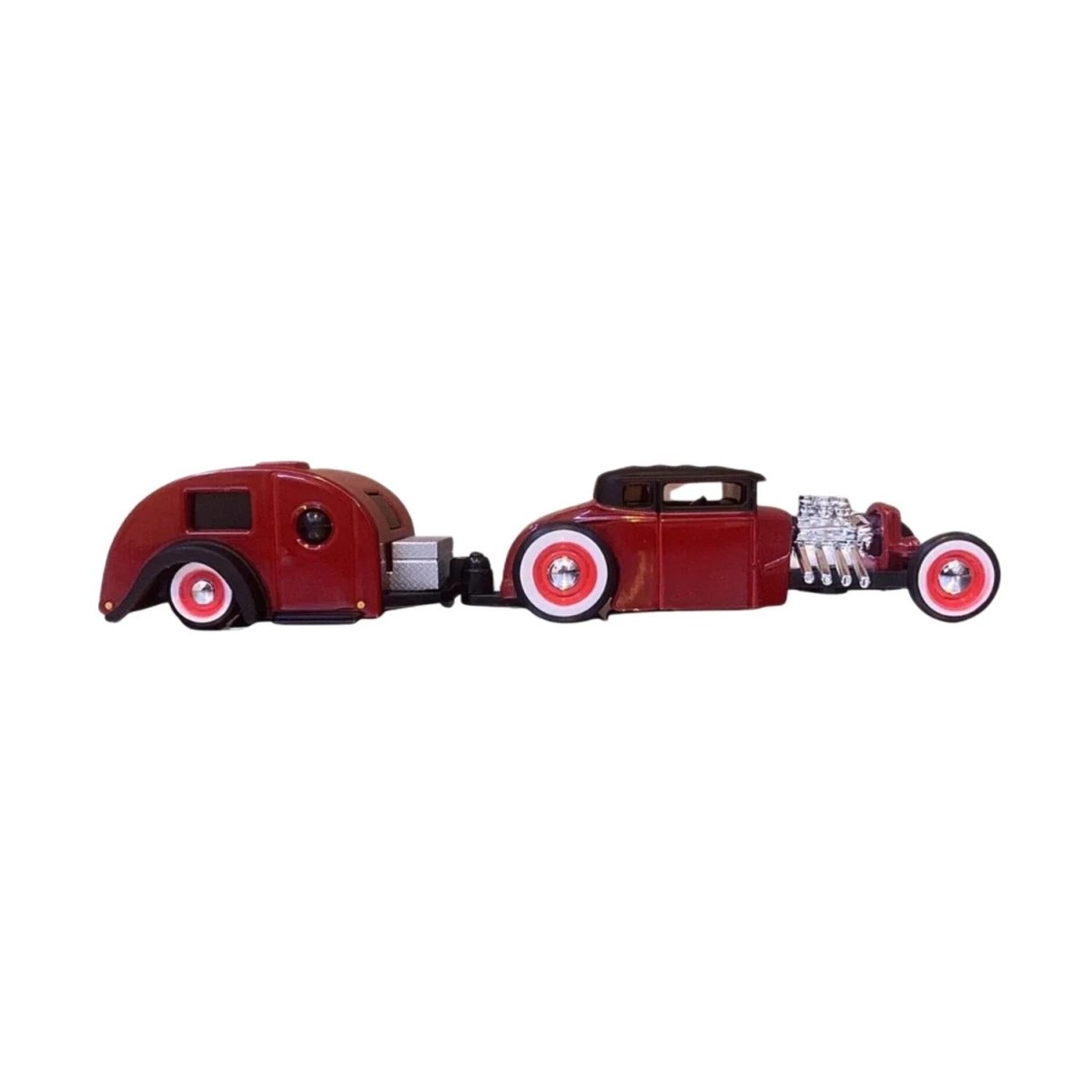 Maisto Design Tow Go 1969 Ford Model A & Traveler Trailer - Roket Oyuncak