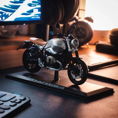 Maisto Special Edition BMW R nineT Scrambler 1:18 Ölçekli, Die - Cast Motosiklet Metal Gövdeli, Detaylı İşçilik ve Sergileme Standlı Koleksiyonluk Model - Roket Oyuncak
