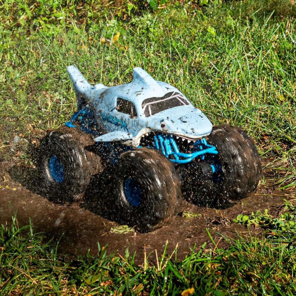 Monster Jam 1:15 Megalodon Storm Suda Gidebilen USB Şarjlı Uzaktan Kumandalı Araba 38 Cm - Roket Oyuncak