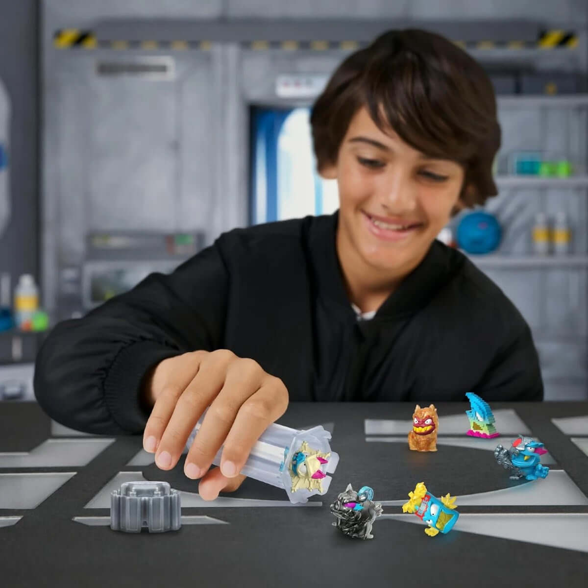 Mr Beast Lab Swarms 6'lı Figür Paketi BRT16000 - Roket Oyuncak