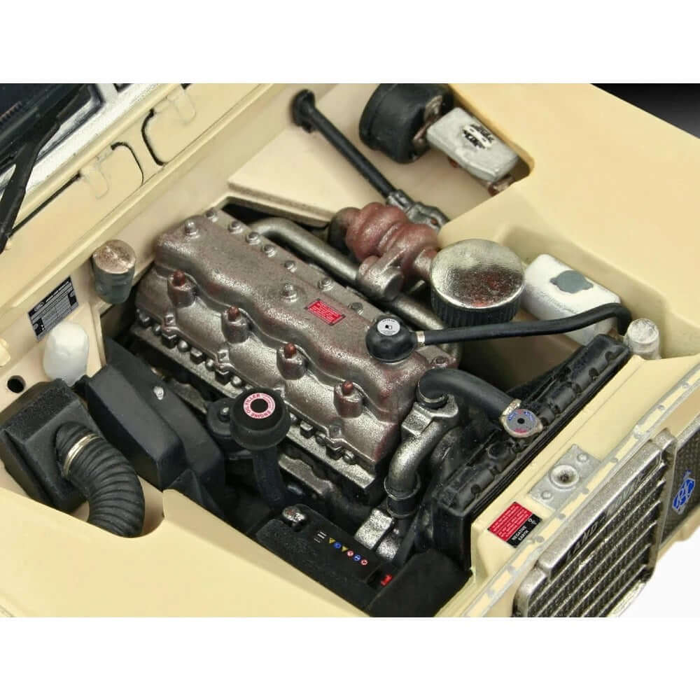 Revell 1:24 Land Rover Series III LWB - Roket Oyuncak